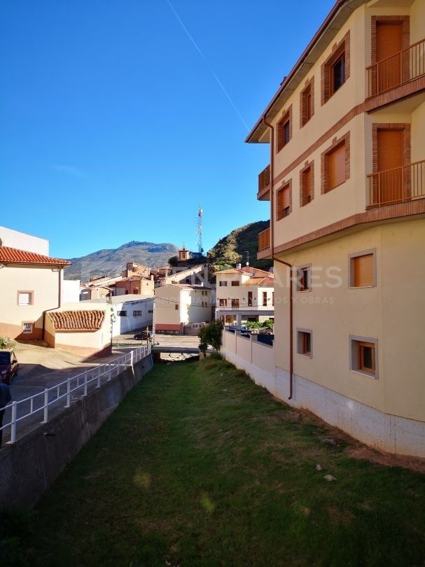 Exterior view of House or chalet for sale in Herce  with Storage room
