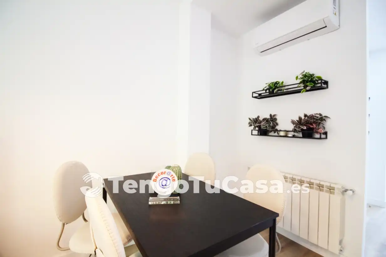 Dining room of Flat for sale in Madrid  with Air Conditioner, Heating and Parquet flooring