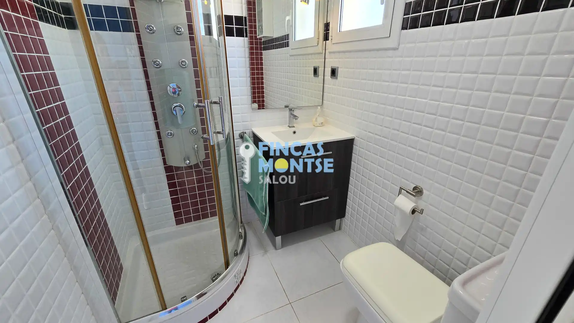 Baño de Apartamento en venta en Salou con Terraza y Amueblado