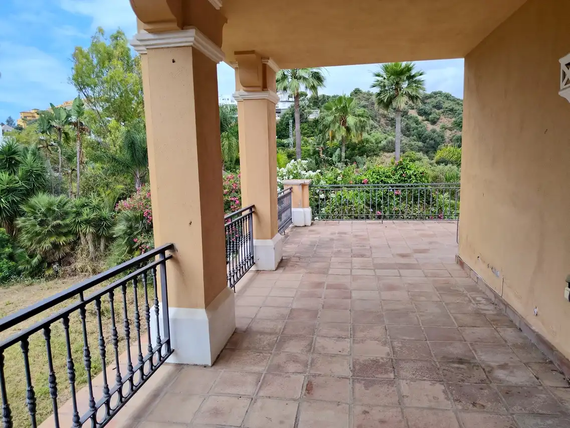 Terrassa de Casa o xalet en venda en Estepona amb Jardí privat, Terrassa i Traster