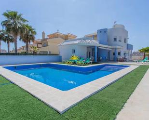 Piscina de Casa o xalet de lloguer en La Manga del Mar Menor amb Aire condicionat, Calefacció i Terrassa