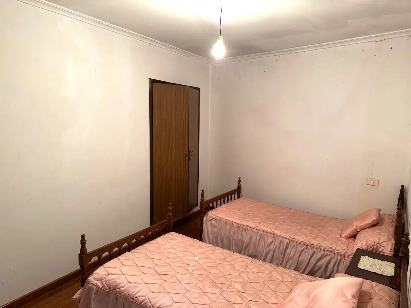 Dormitori de Casa adosada en venda en Verín