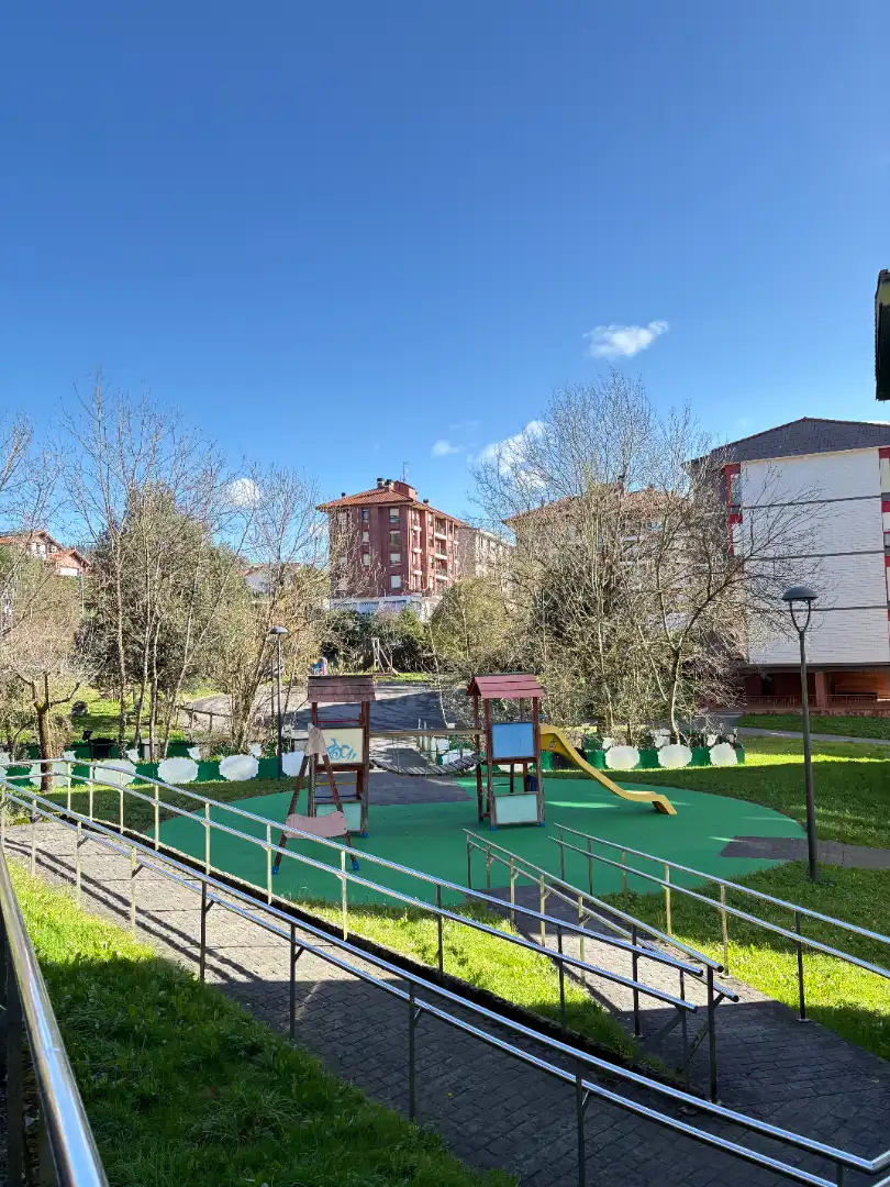 Vista exterior de Piso en venta en Zaldibar con Calefacción, Amueblado y Horno