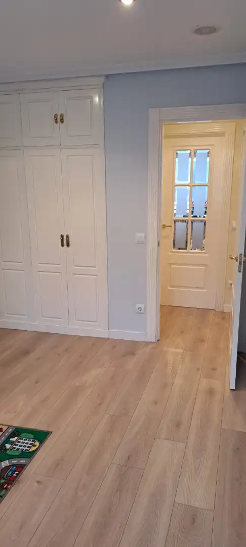 Pis en venda en Oviedo  amb Calefacció, Parquet i Traster