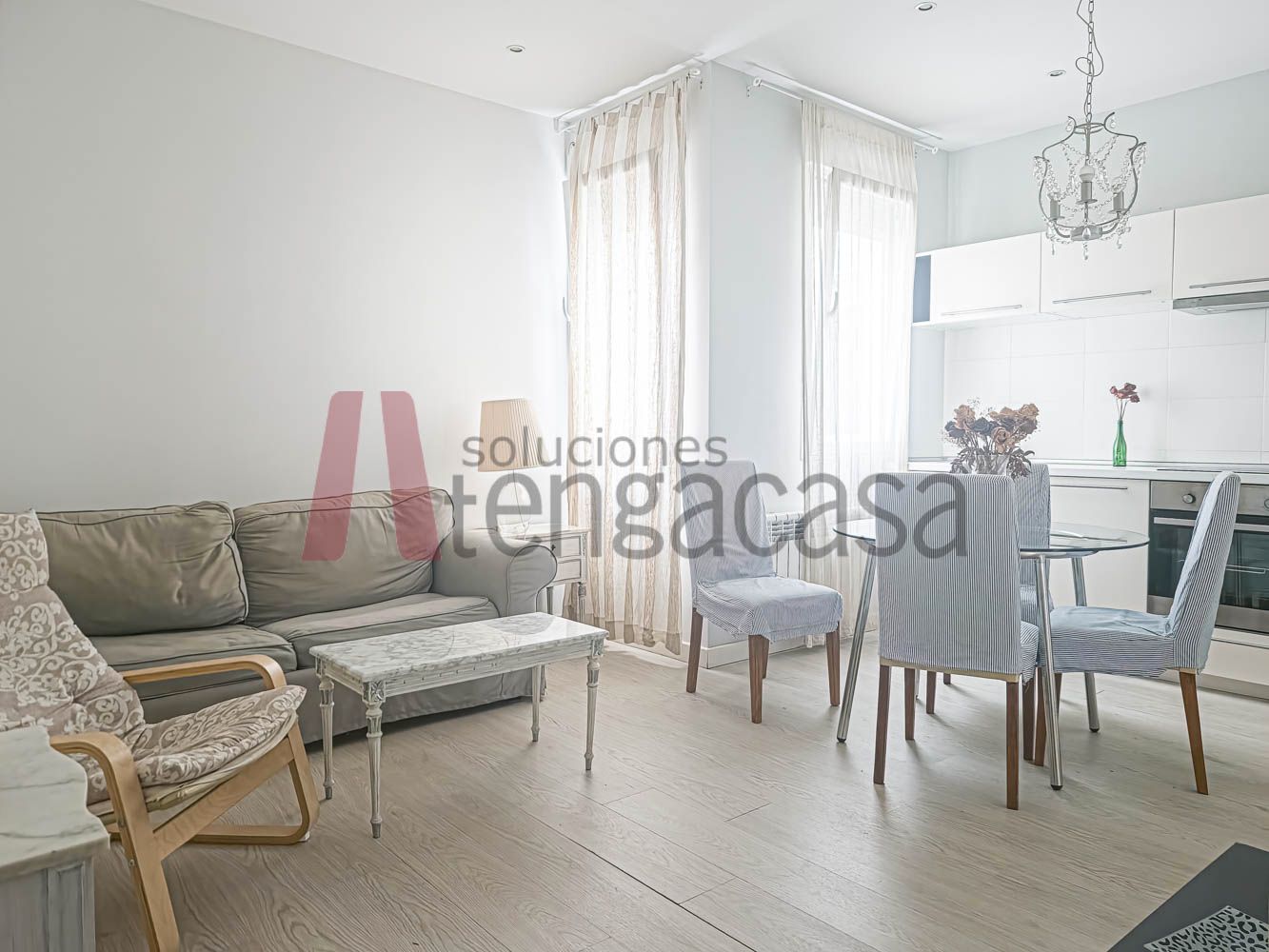 Living room of Flat to rent in  Madrid Capital  with Heating, Furnished and Oven