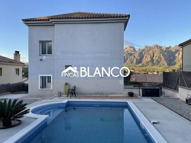Casa-chalet en Venta en Collbató