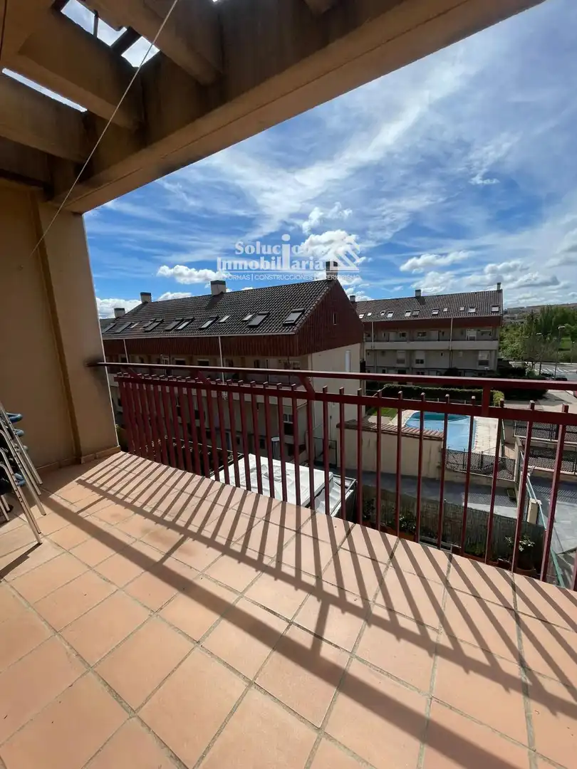 Terraza de Dúplex de alquiler en Salamanca con Calefacción, Terraza y Piscina