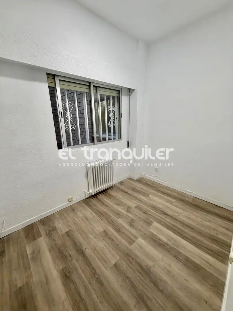 Flat for rent in Calle Ardemans, Guindalera