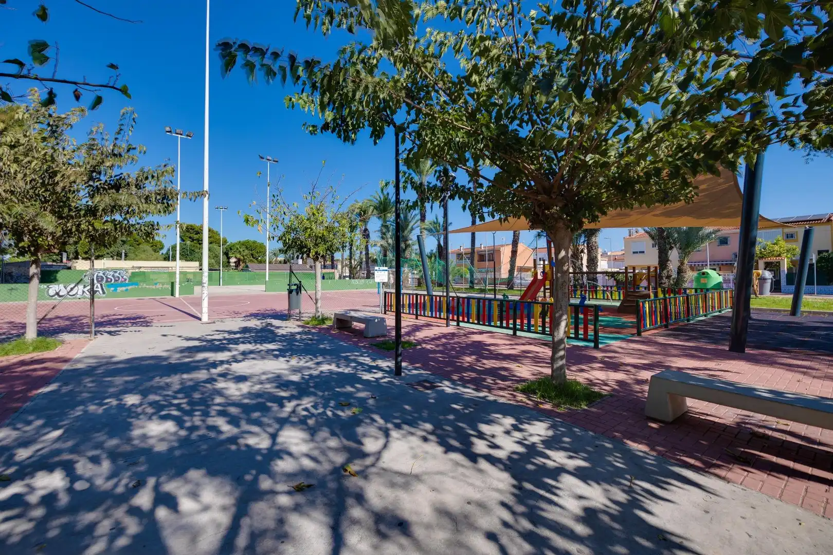 Vista exterior de Casa o chalet en venta en Torrevieja con Jardín privado, Terraza y Trastero
