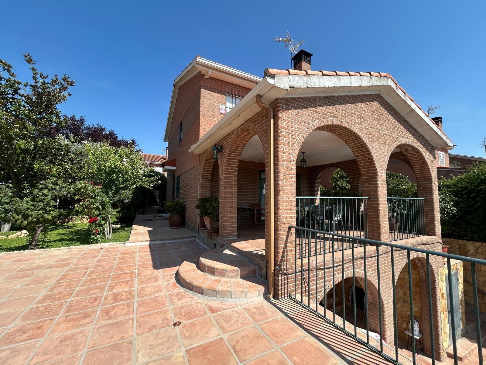 Vista exterior de Casa o xalet en venda en Pioz amb Calefacció