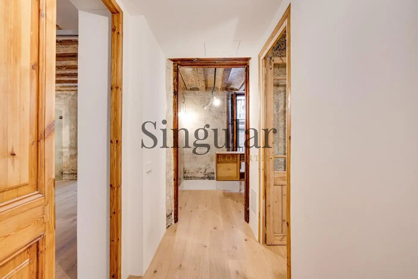 Maisonette zum Verkauf in Barcelona mit Heizung, Terrasse und Abstellraum