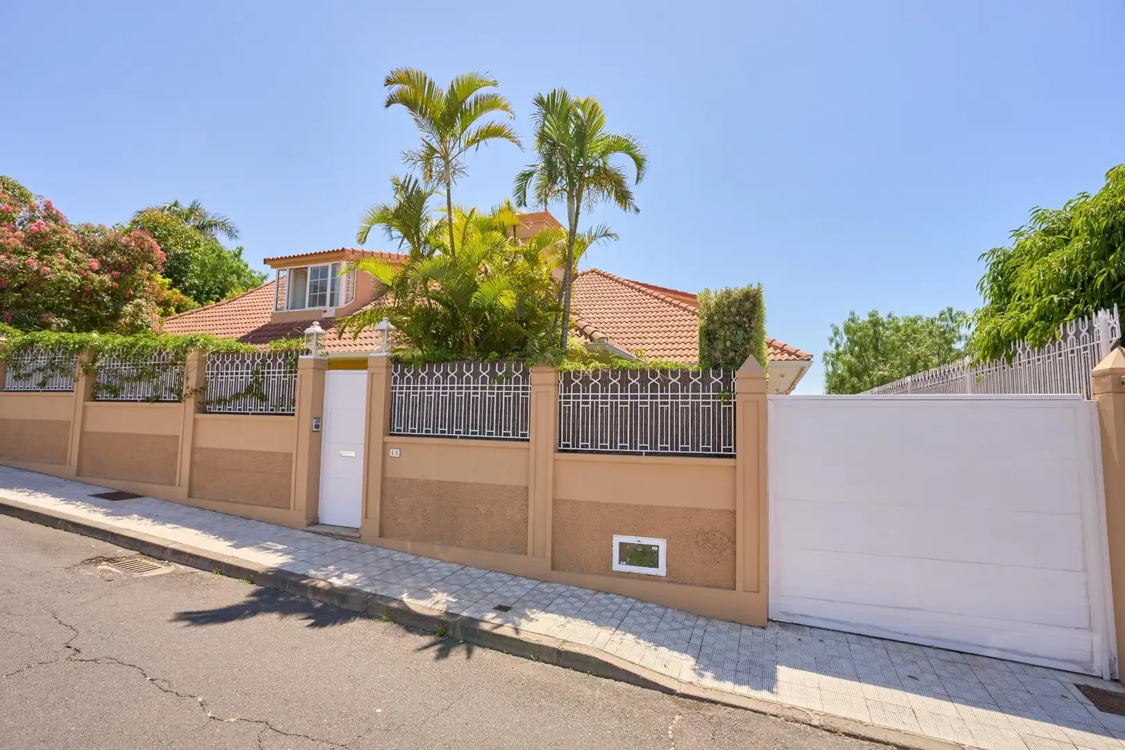 Vista exterior de Casa o chalet en venta en Santa Úrsula con Aire acondicionado, Calefacción y Jardín privado