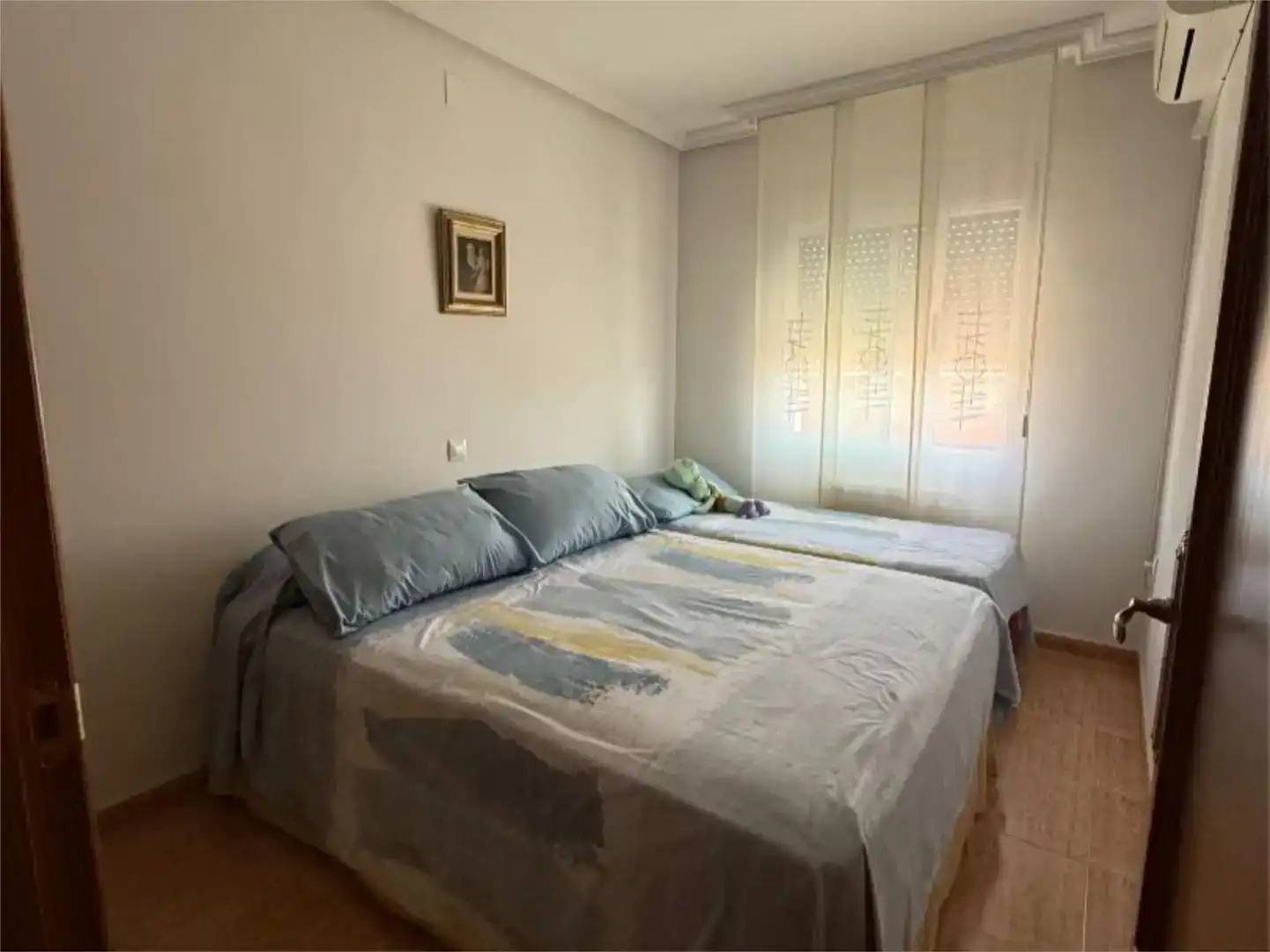 Dormitori de Casa adosada en venda en Piedrabuena amb Aire condicionat