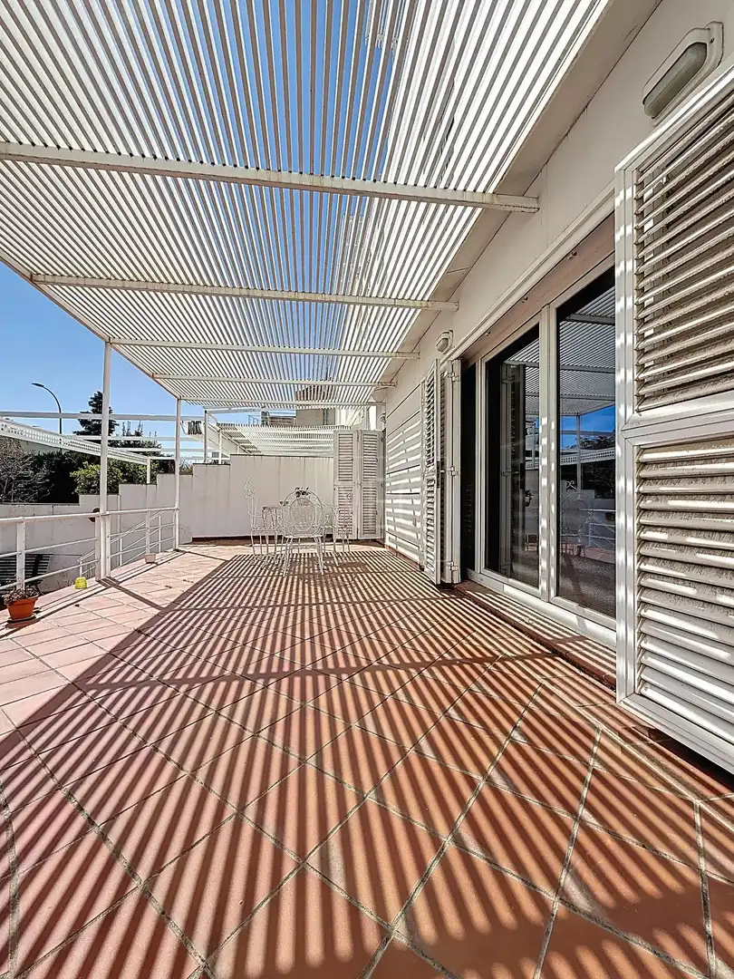 Terrasse von Einfamilien-Reihenhaus zum Verkauf in Granada mit Klimaanlage, Privatgarten und Terrasse