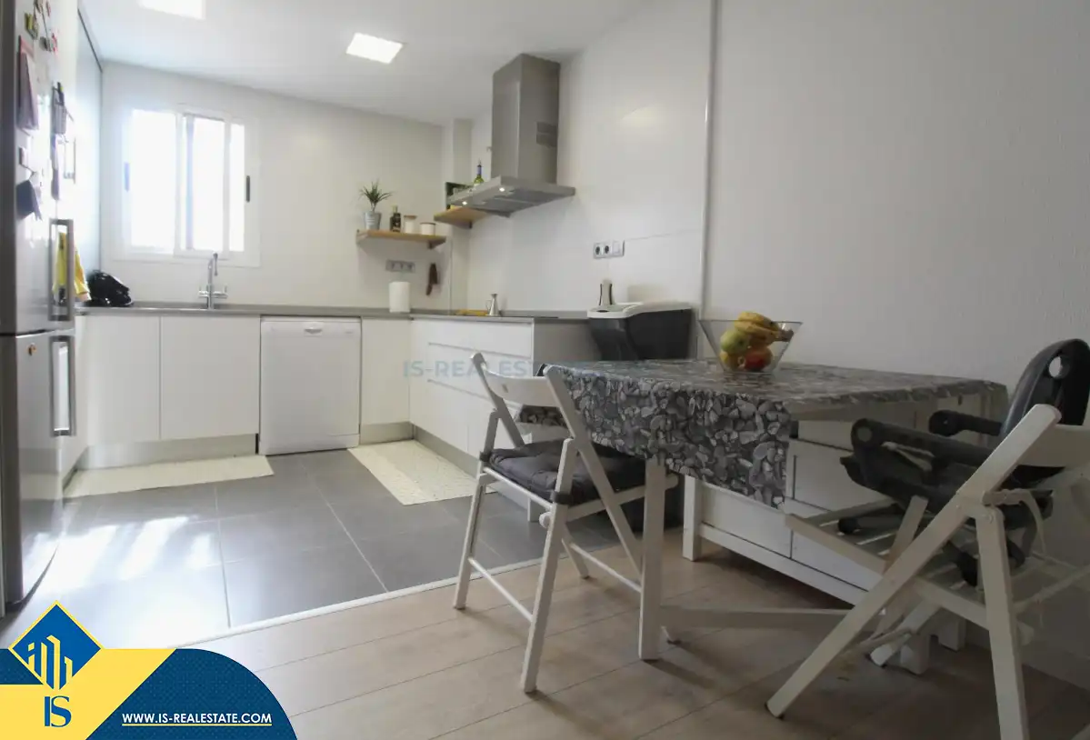 Cocina de Apartamento en venta en Torrevieja con Aire acondicionado, Calefacción y Terraza