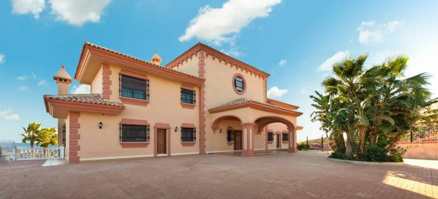 Vista exterior de Casa o chalet en venta en Mijas con Aire acondicionado, Calefacción y Jardín privado
