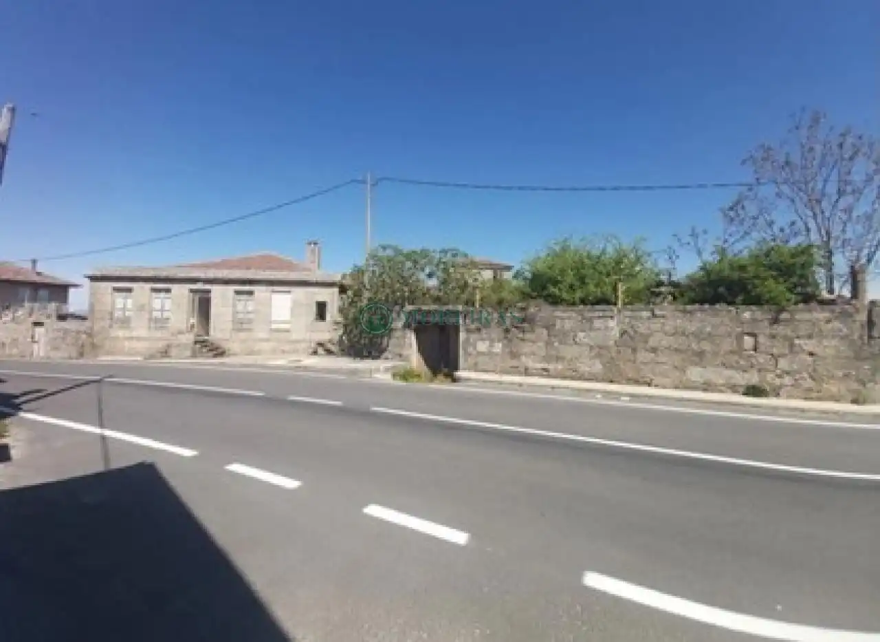 Finca rústica en venta en A Merca   con Calefacción y Jardín privado