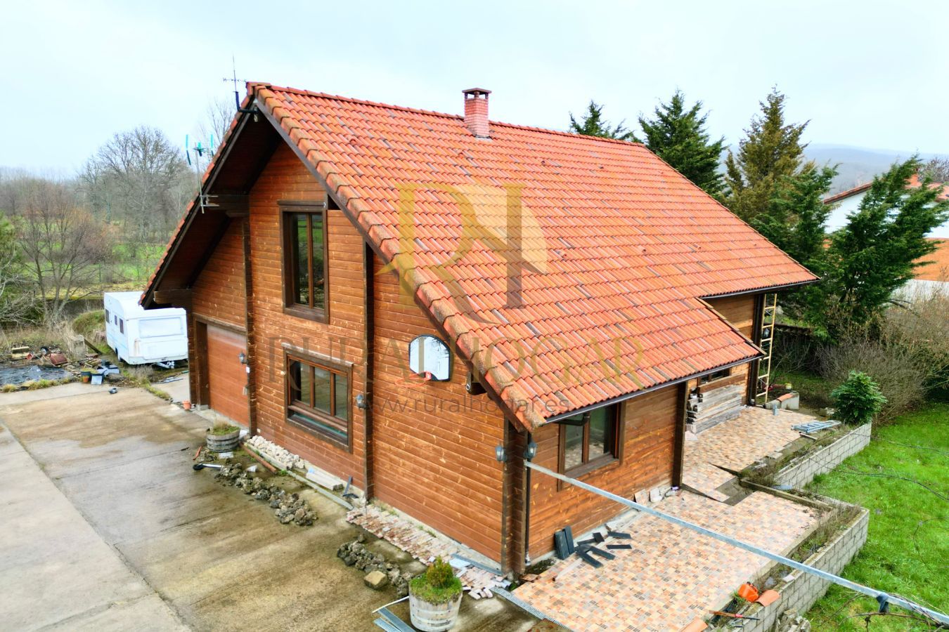 Vista exterior de Casa o xalet en venda en La Vecilla amb Calefacció, Parquet i Piscina