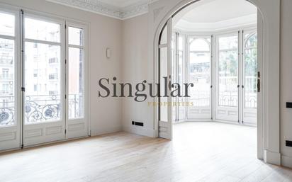 Bedroom of Flat for sale in  Barcelona Capital  with Air Conditioner, Heating and Terrace