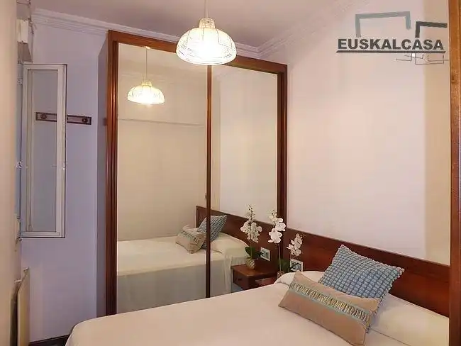 Habitación de Apartamento en venta en Bilbao  con Trastero y Balcón