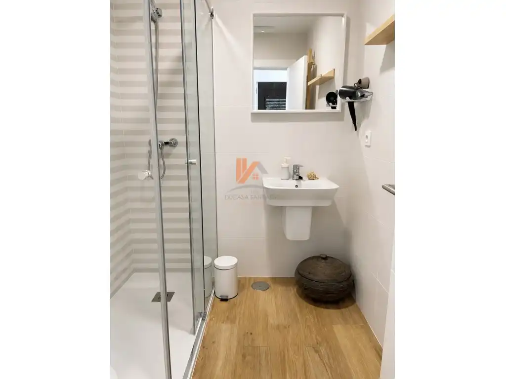 Bany de Casa o xalet en venda en Porto do Son amb Jardí privat, Terrassa i Moblat
