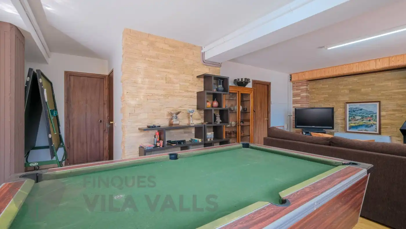 Wohnzimmer von Haus oder Chalet zum Verkauf in Sant Quirze Safaja mit Privatgarten und Balkon
