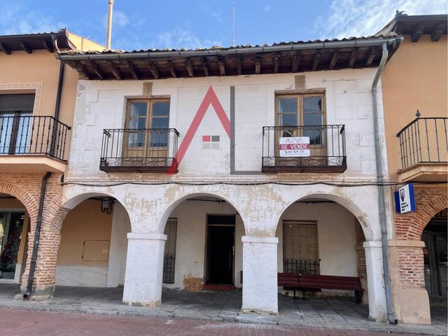 Casa adosada en Venta en Plaza Mayor, 6 en Santa María la Real de Nieva