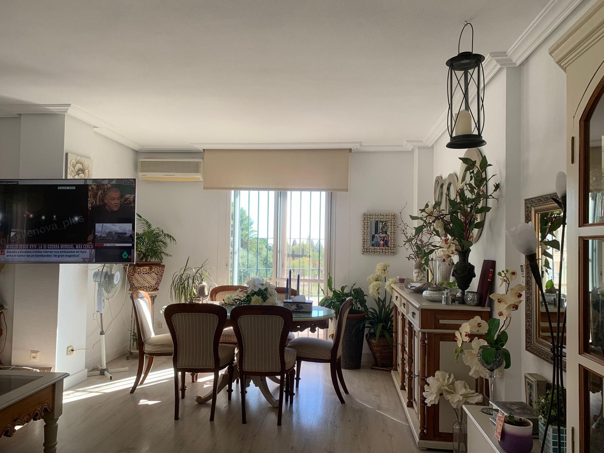 Menjador de Apartament en venda en Marbella amb Aire condicionat, Calefacció i Jardí privat