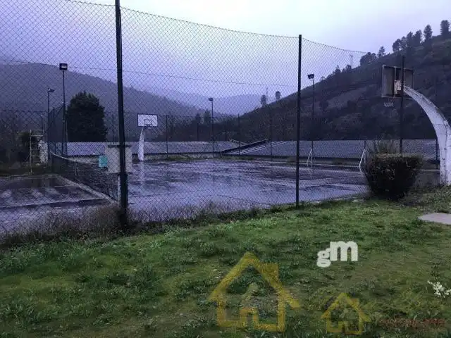 Jardí de Casa o xalet en venda en Quiroga amb Traster, Piscina i Moblat