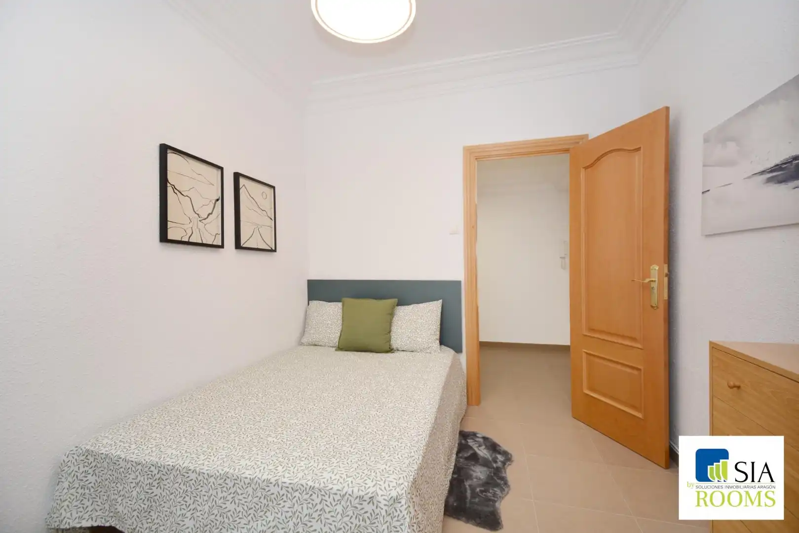 Room in Calle LATASSA, FELIX, 26, Universidad San Francisco
