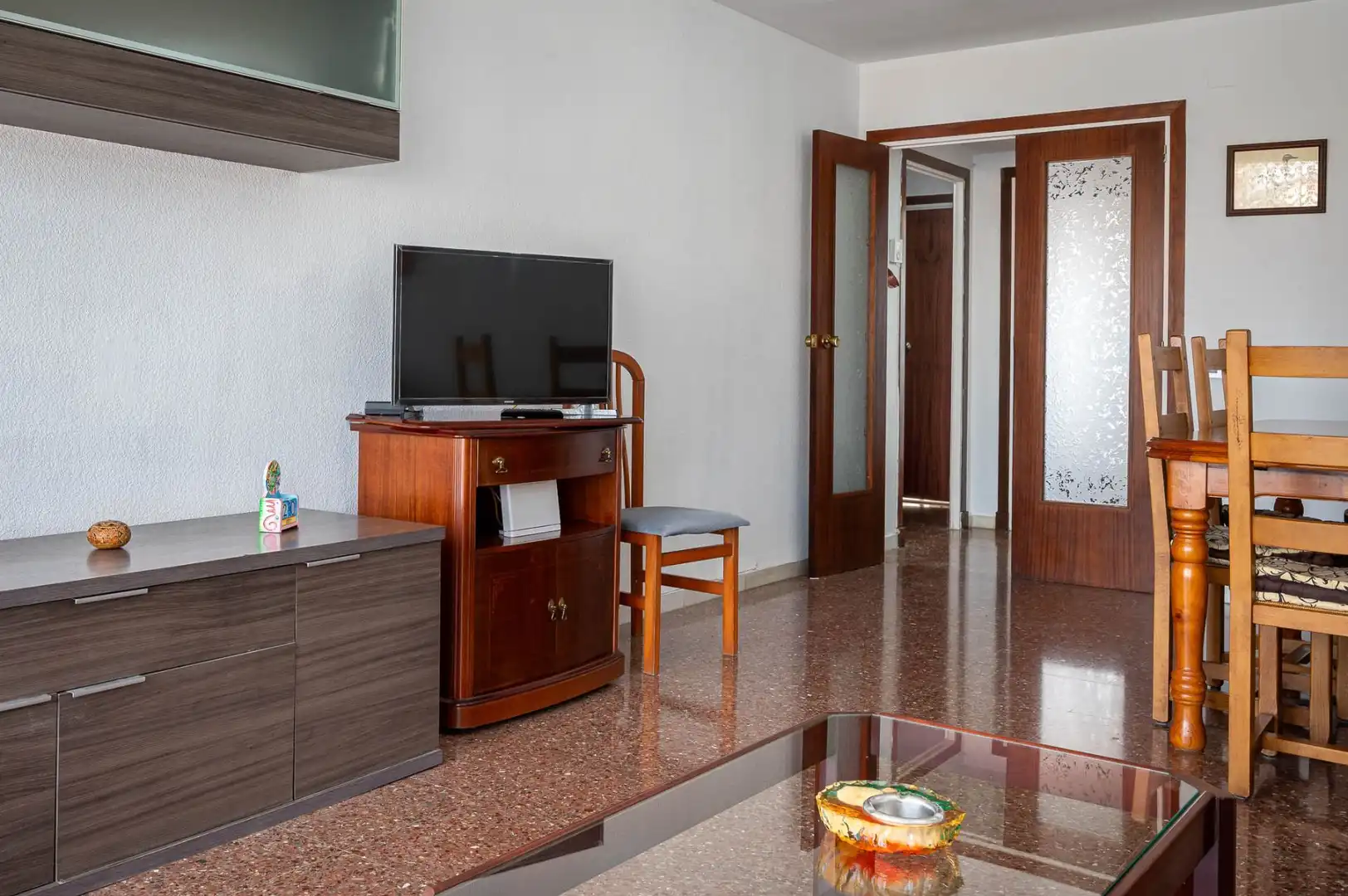 Sala de estar de Piso en venta en Torredembarra con Calefacción, Terraza y Piscina comunitaria