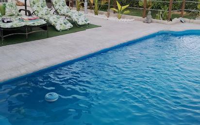 Piscina de Casa o xalet en venda en Montserrat amb Aire condicionat, Terrassa i Piscina