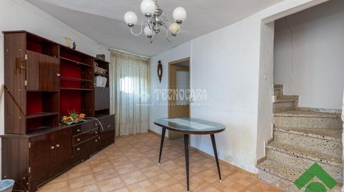 Foto 2 de Casa adosada en venta en Colomera, Granada
