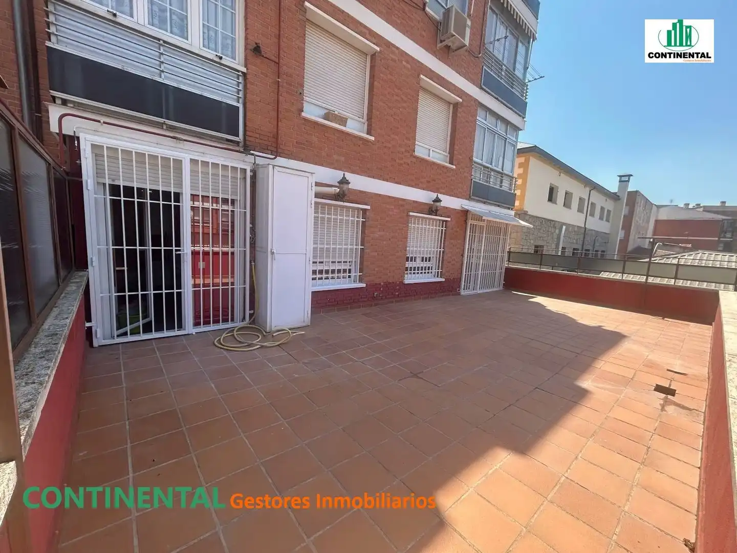 Vista exterior de Pis en venda en Collado Villalba amb Calefacció i Terrassa