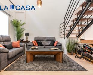 Sala d'estar de Dúplex en venda en  Madrid Capital amb Calefacció