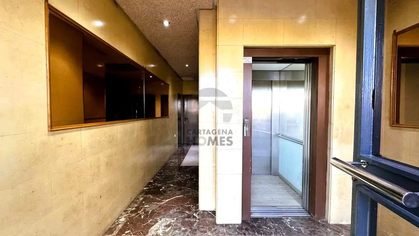 Ático en venta en Cartagena con Aire acondicionado, Terraza y Amueblado