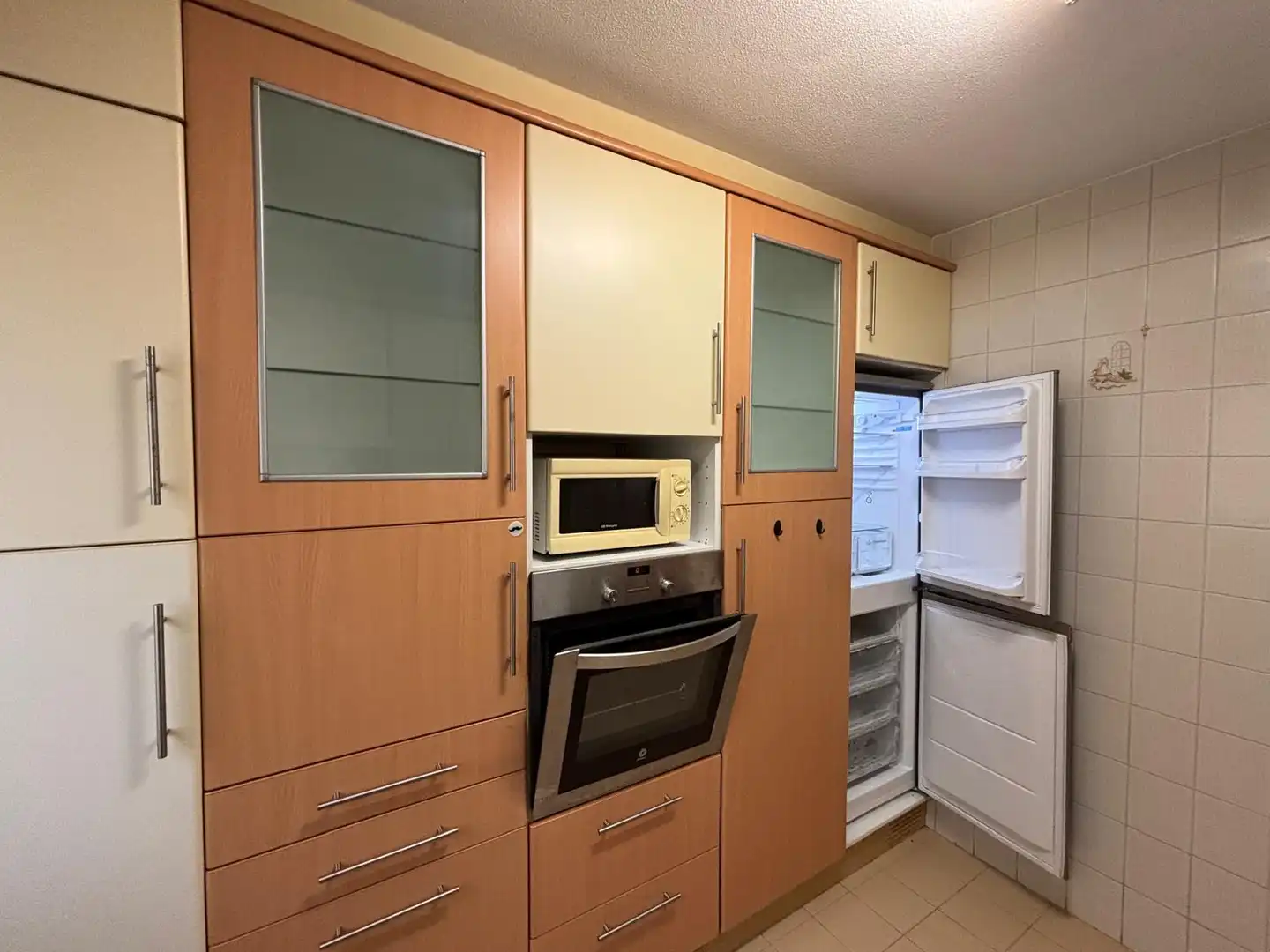 Kitchen of Flat for rent in Santiago de Compostela   with Furnished, Oven and Washing machine