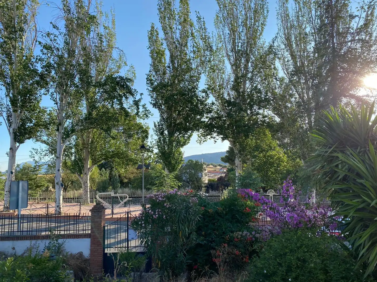 Vista exterior de Casa o xalet en venda en Arriate amb Aire condicionat, Calefacció i Jardí privat