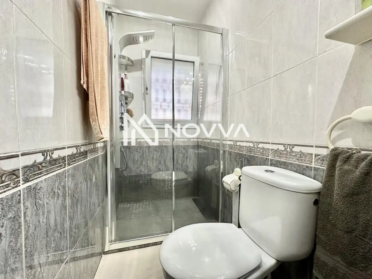 Bany de Casa o xalet en venda en Palafolls amb Jardí privat