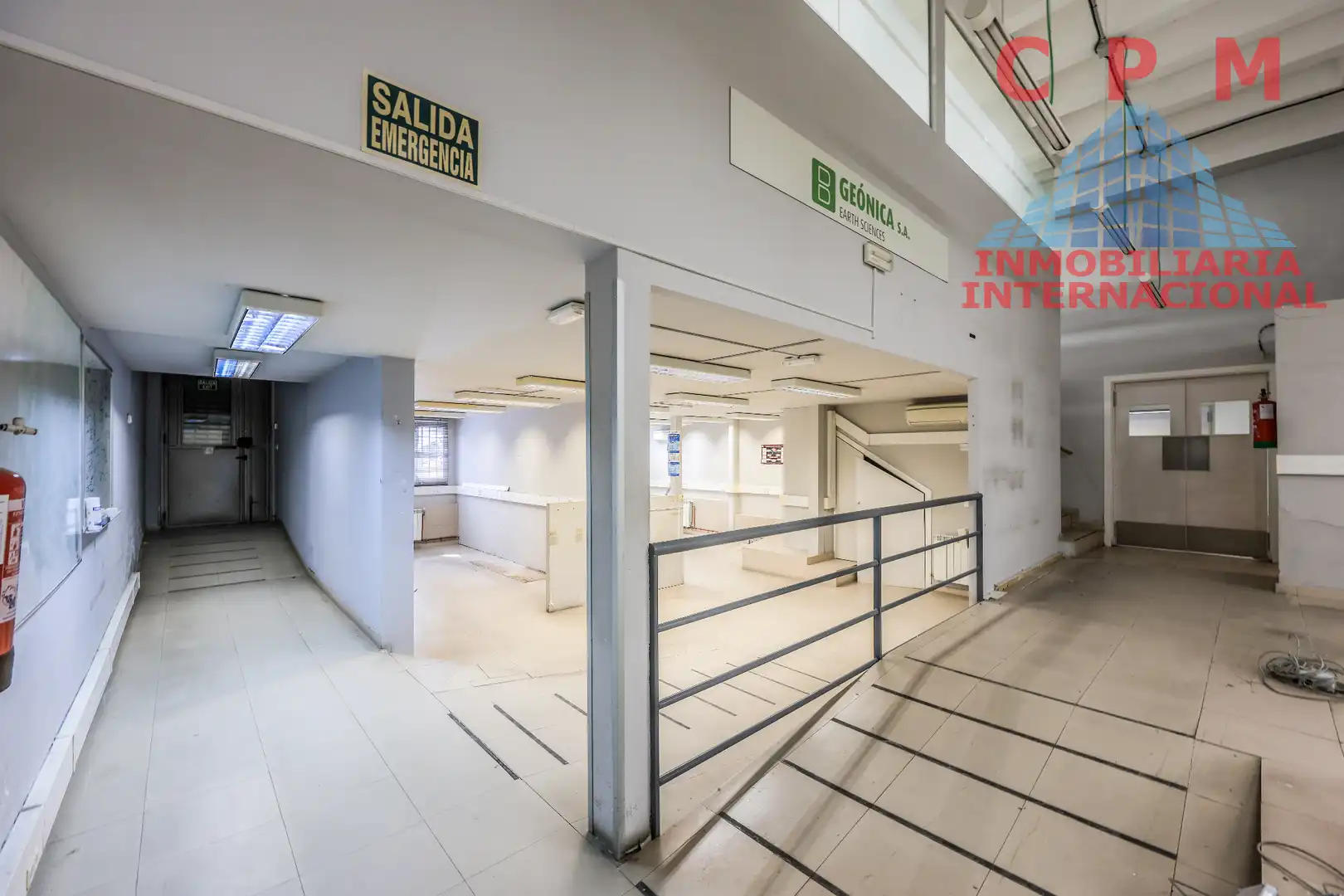 Local de lloguer en Madrid amb Parquet, Internet i Alarma