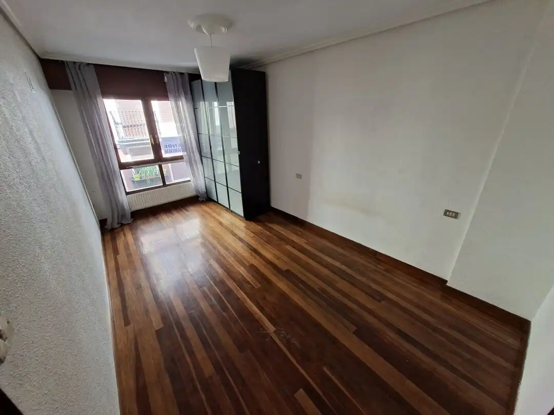 Schlafzimmer von Wohnung zum Verkauf in Durango mit Heizung und Terrasse