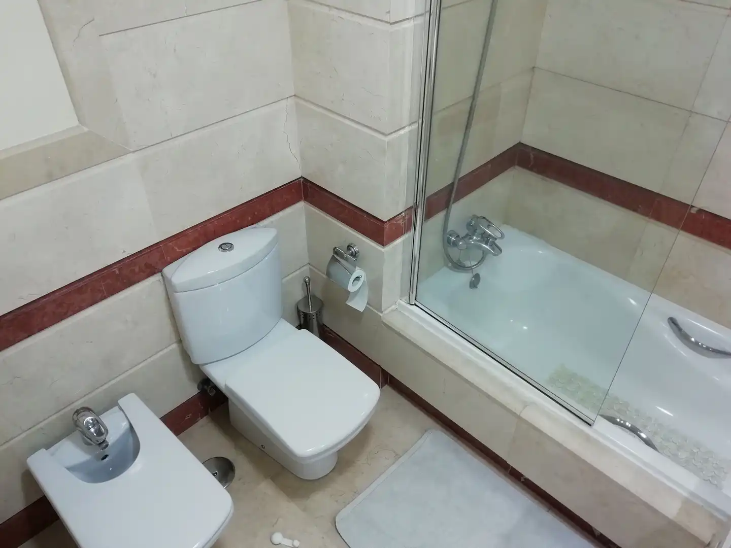Badezimmer von Maisonette zum Verkauf in Marbella mit Klimaanlage, Terrasse und Abstellraum