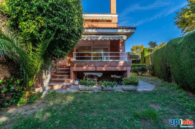 Casa-chalet en Venta en Califòrnia - Santa Madrona