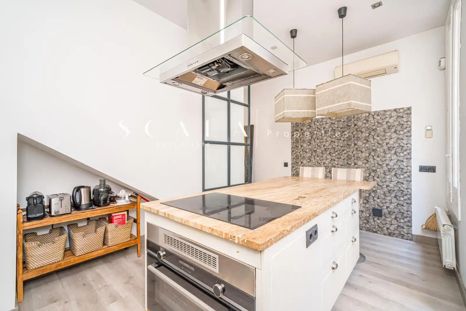 Kitchen of Duplexes for rent in Madrid  with Air Conditioner, Heating and Terrace