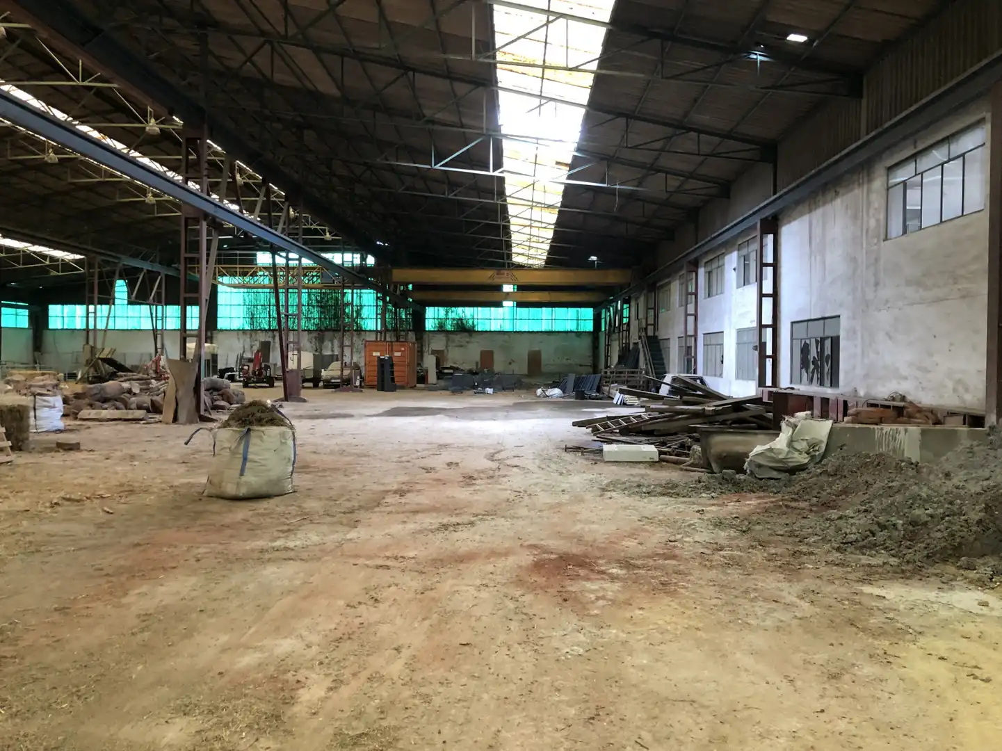 Nave industrial en venta en Riaño - Los Barros