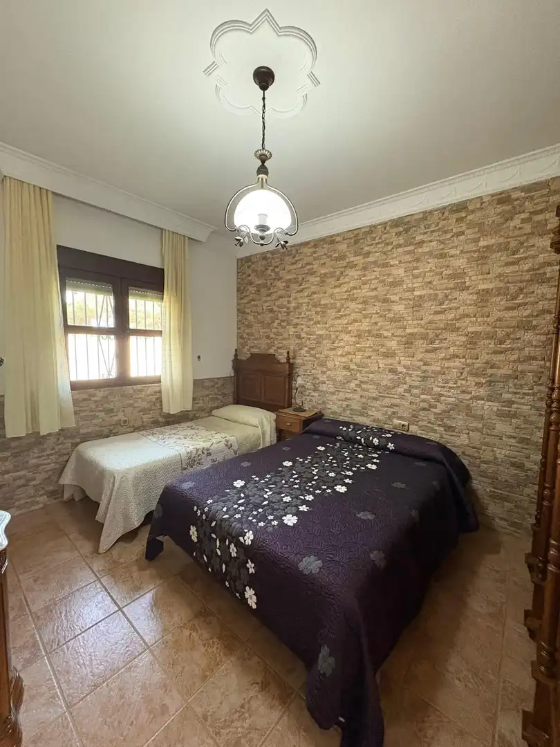 Habitación de Casa o chalet de alquiler en Chiclana de la Frontera con Aire acondicionado, Jardín privado y Piscina