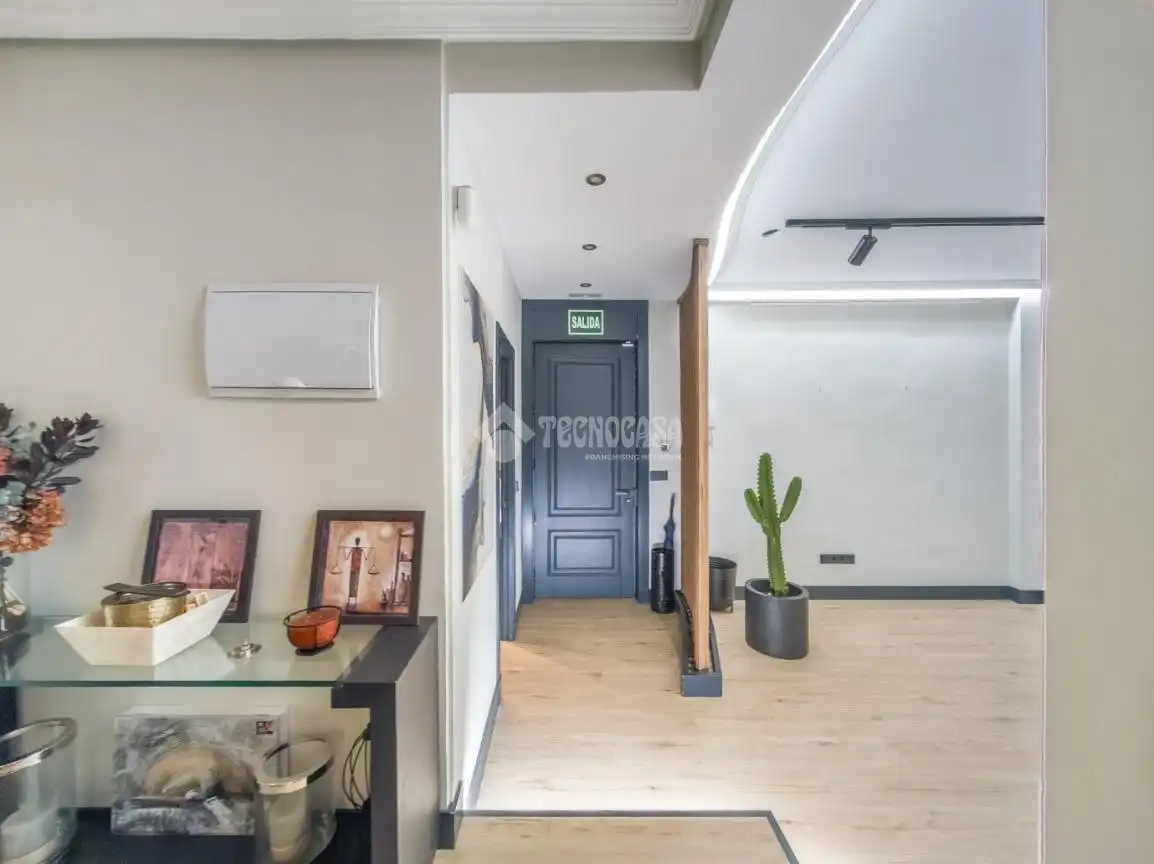 Flat for rent in Madrid  with Air Conditioner and Balcony
