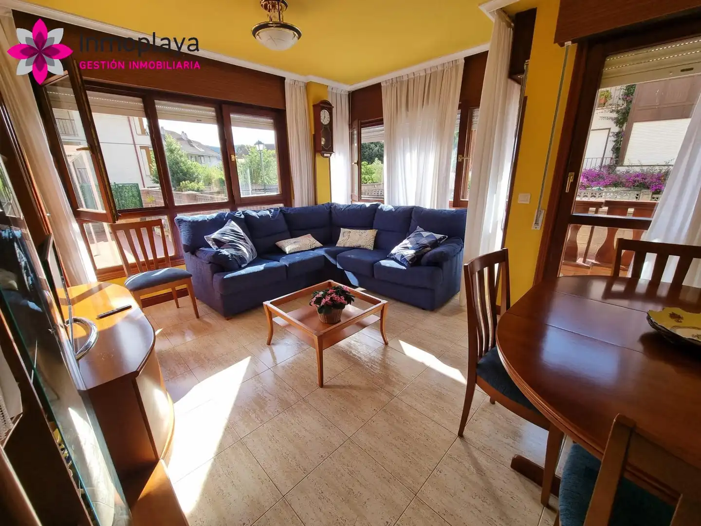 Sala d'estar de Planta baixa en venda en Noja amb Calefacció, Terrassa i Moblat