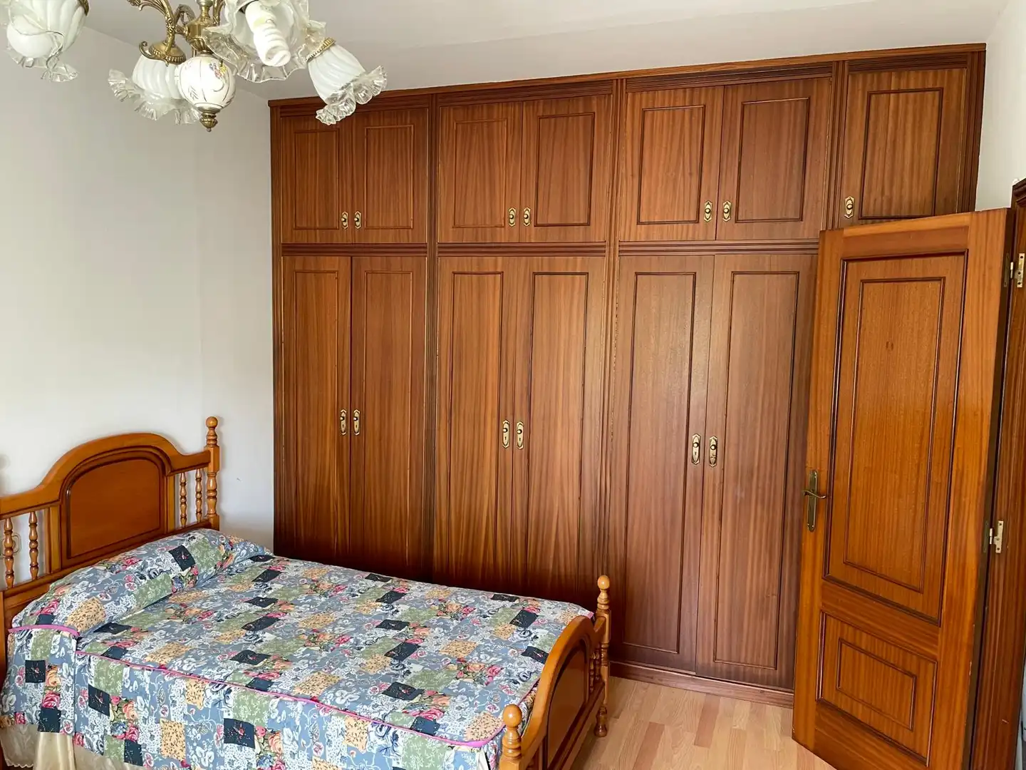 Habitación de Casa o chalet en venta en Meis con Calefacción, Parquet y Terraza