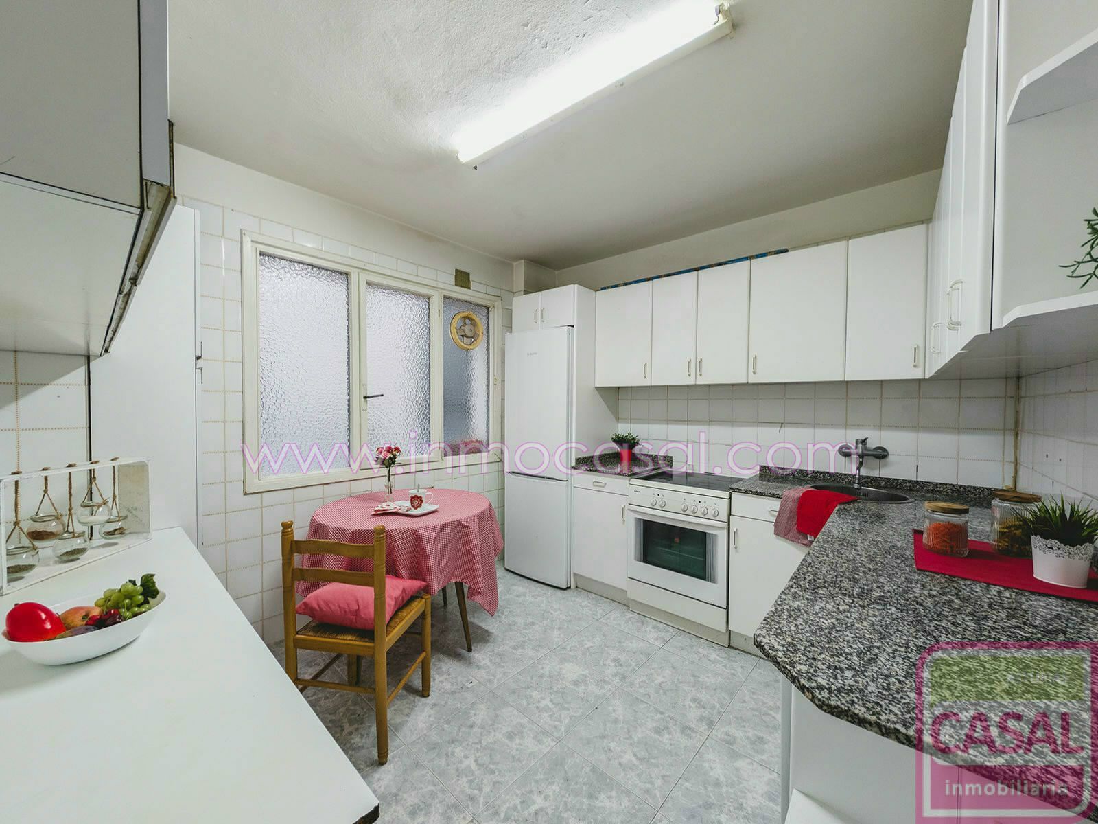 Kitchen of Flat for sale in Oviedo   with Heating